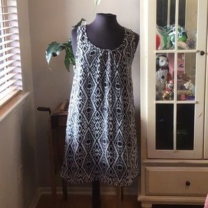 Umgee Two Tone White And  Black Dress